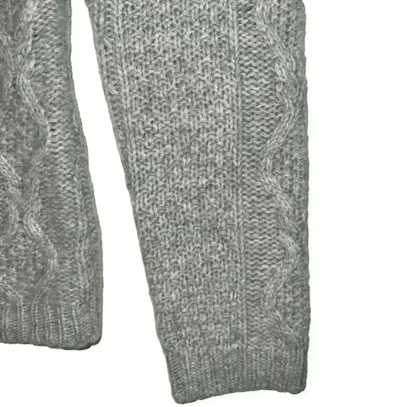 Gray 3 crocheted covered snap closure cardigan size small - Picture 3 of 10